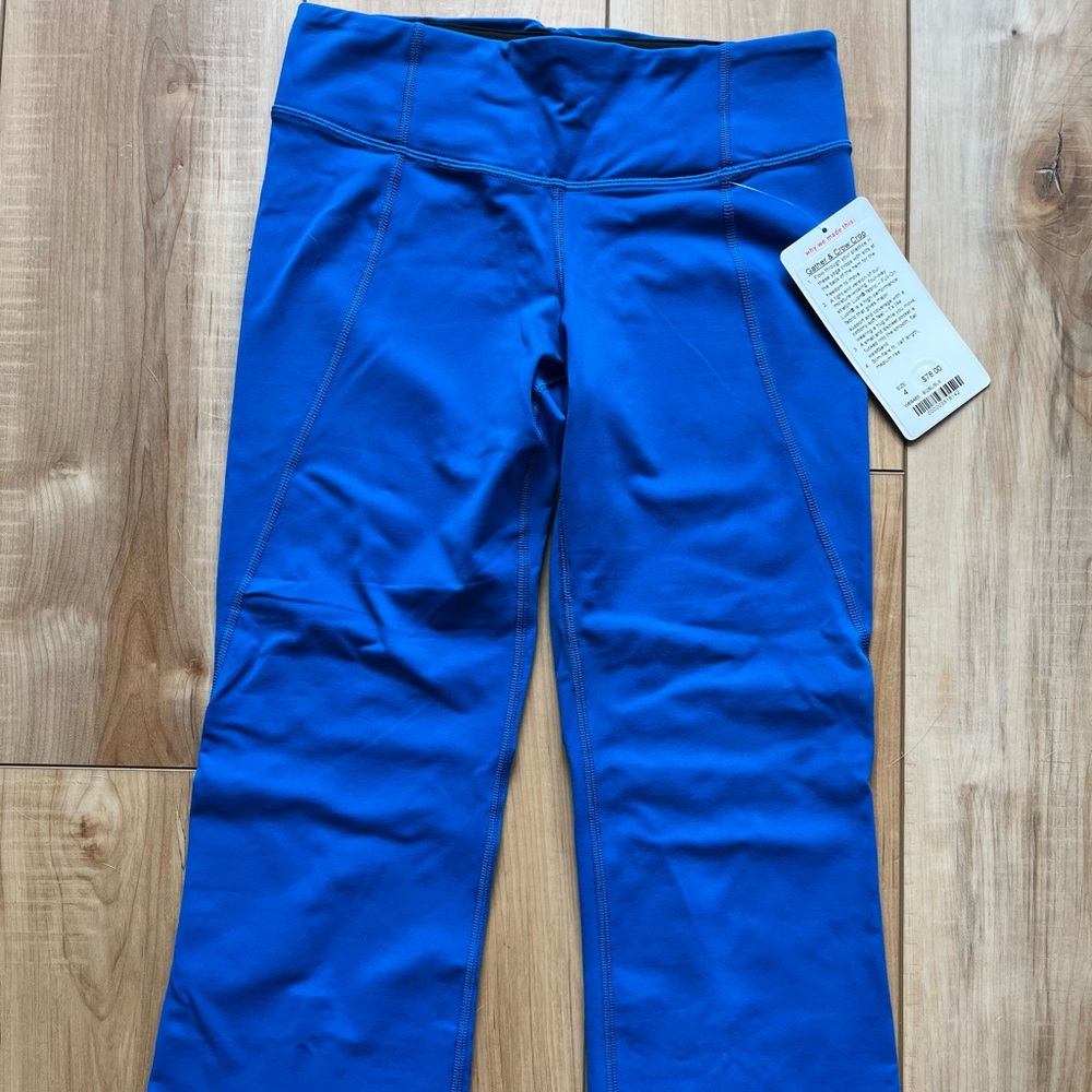 Lululemon Gather and Crow crop